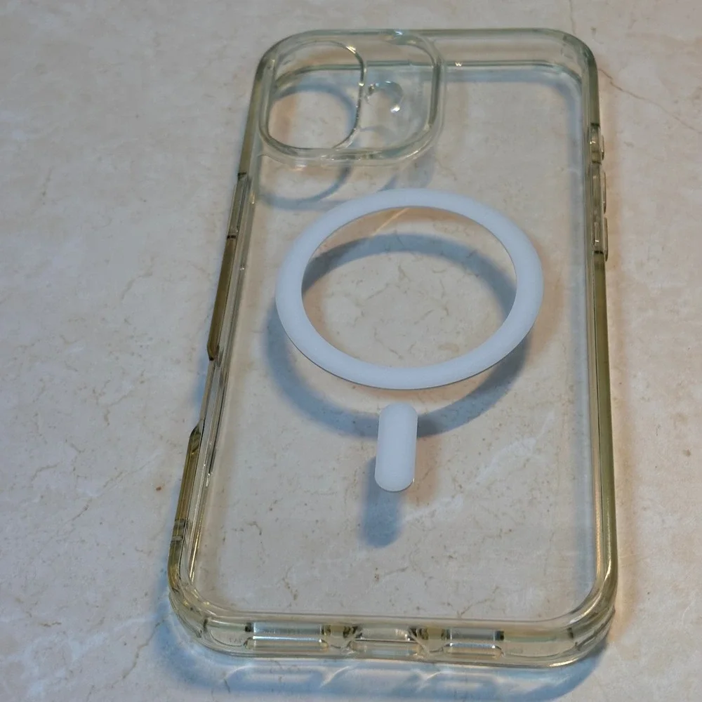 ESR HaloLock‎ Magnetic Case iPhone 16 Plus Clear MagSafe Compatible Shockproof